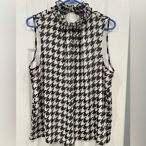 Vince Camuto sleeveless blouse. Perfect condition. Large